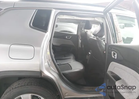 2022 Jeep Compass Latitude 4X4 from USA, damaged, VIN 3C4NJDBB0NT233072